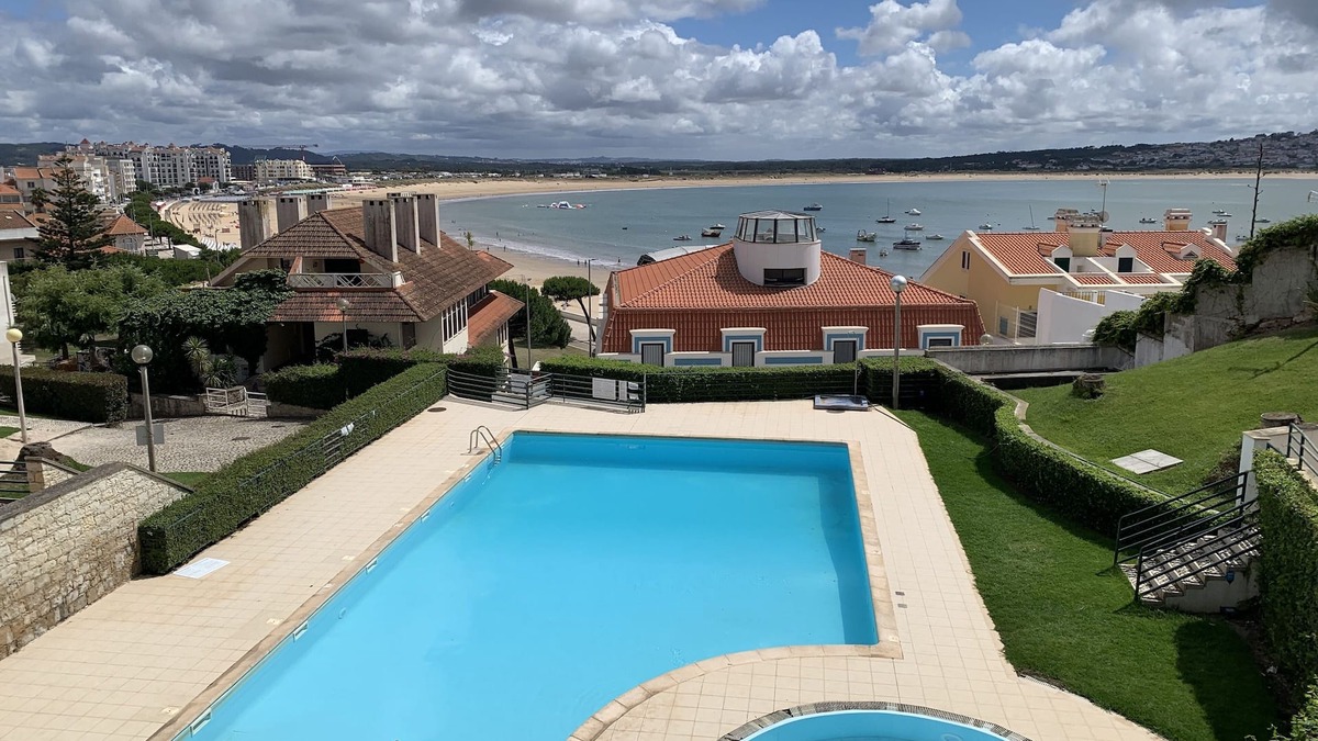Sao Martinho do Porto Apartment | Casa na Onda - Sonho da Baia, luxury 2-bedrooms on the beach, sea view and pool