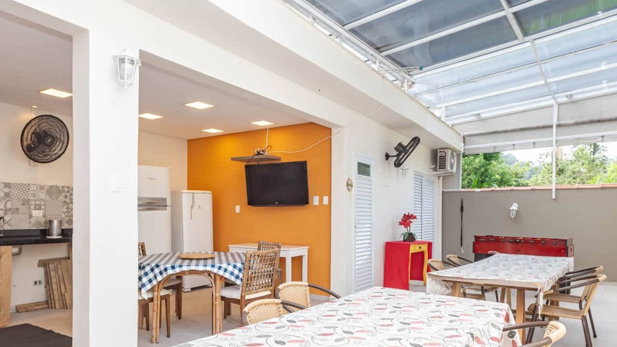 Pereque House | Casa no Guarujá com piscina e lazer completo