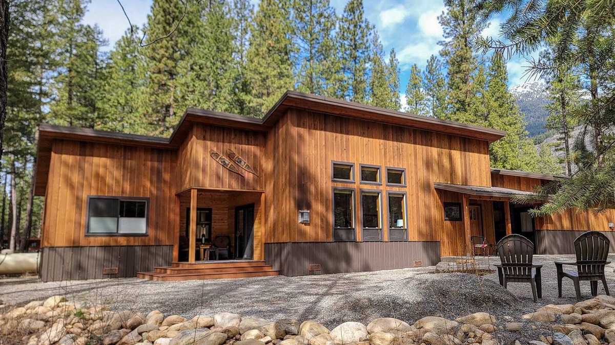 Mazama House | Casa Nordica: Modern 2-Bedroom Getaway in Mazama