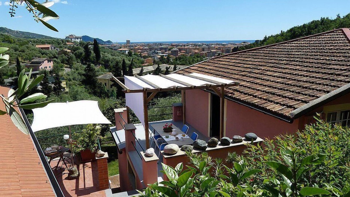 Chiavari House | Casa Oleandro B: An elegant and welcoming apartment, with Free WI-FI.