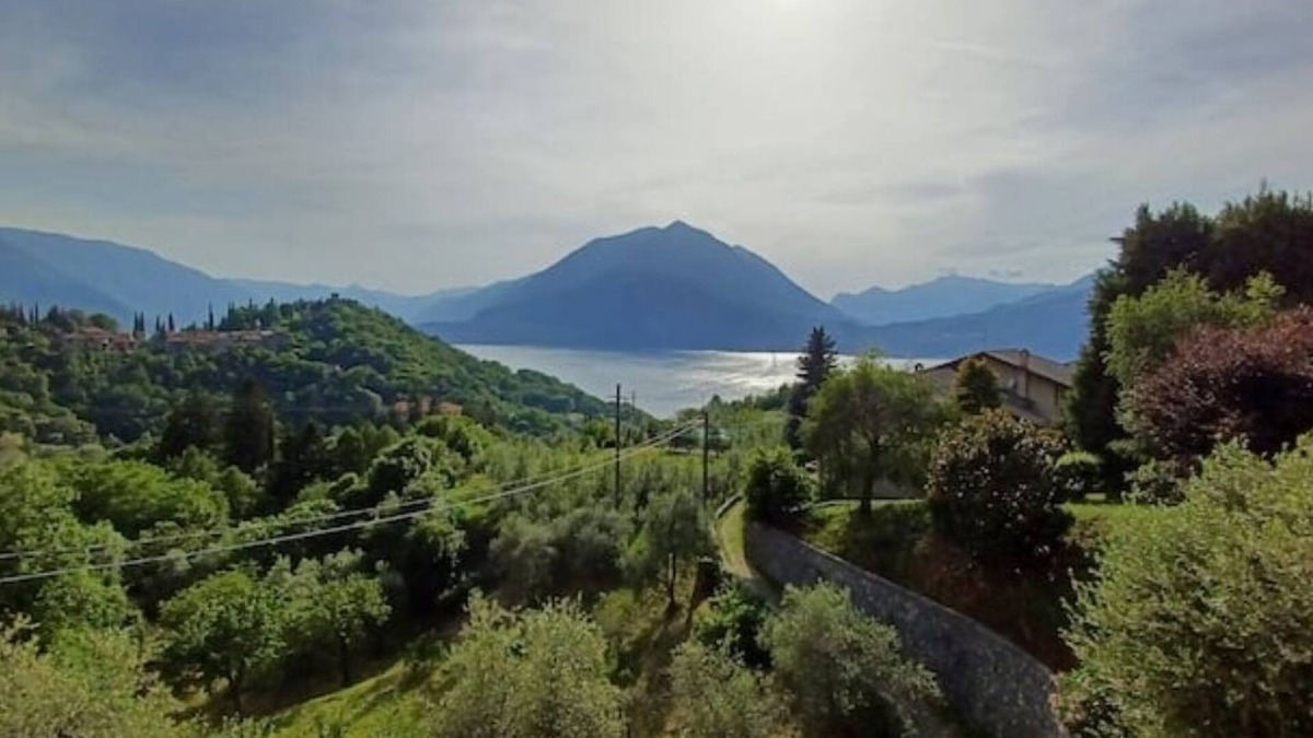Perledo House | Casa Oliva: Stunning Views and Green Surroundings