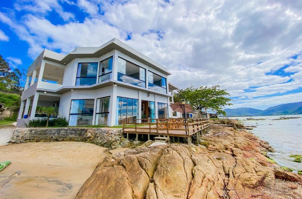 Biguacu House | Casa Pé na Areia!