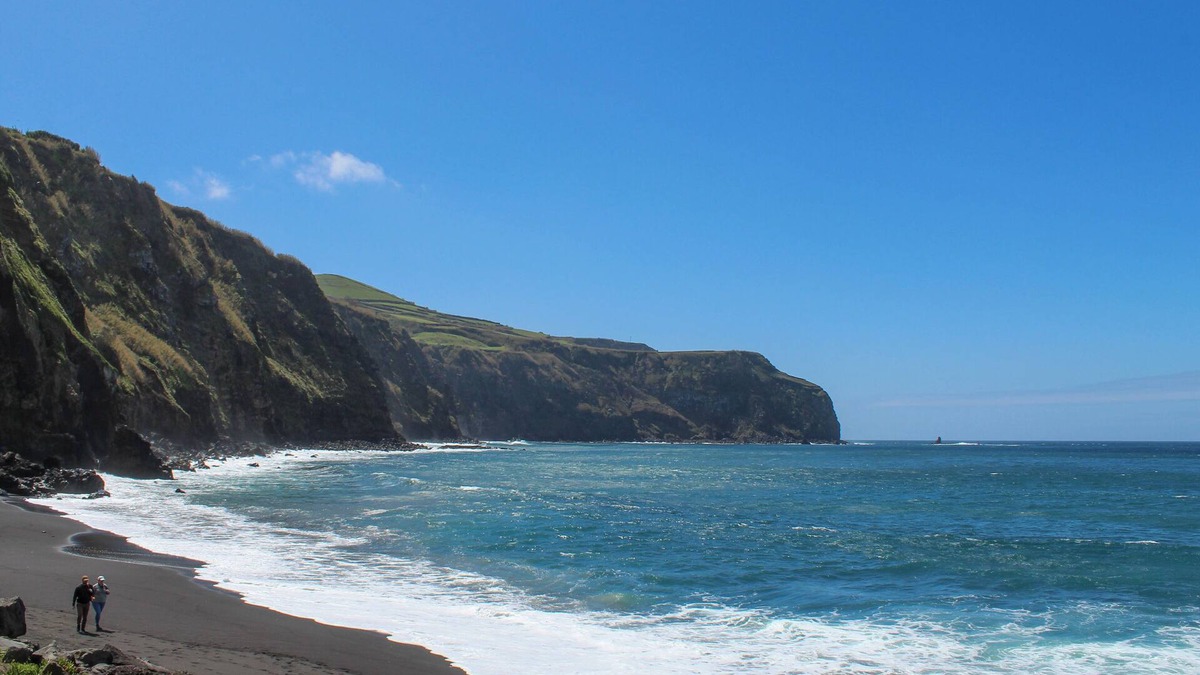 Mosteiros House | Casa Pé na Areia