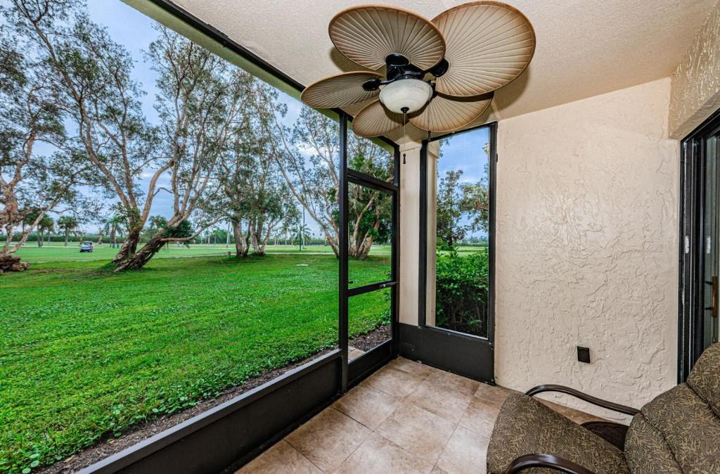 Casa del Mar House | Casa Palm Trees & 80 Degrees on Isla del Sol