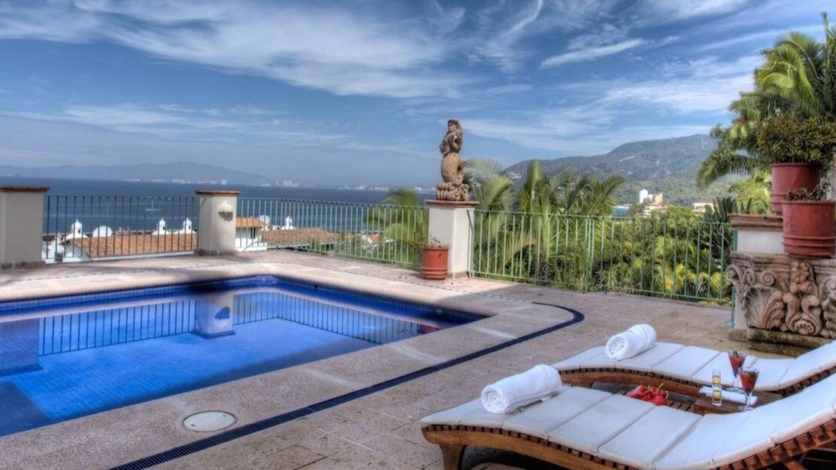 South Shore Hotel Area Villa | Casa Peregrina, Beautiful Large 6-10 Bedroom Villa
