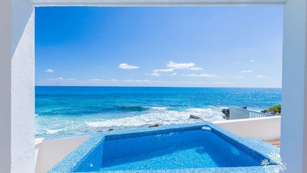 Colonia Meteorologico Condo | Casa Perla Suite 1 a 2 Bdrm Caribbean Oceanfront Condo w/dipping pool