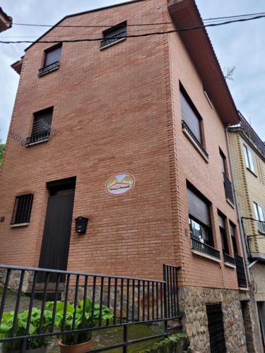 Anguiano House | Casa Petra y Armando