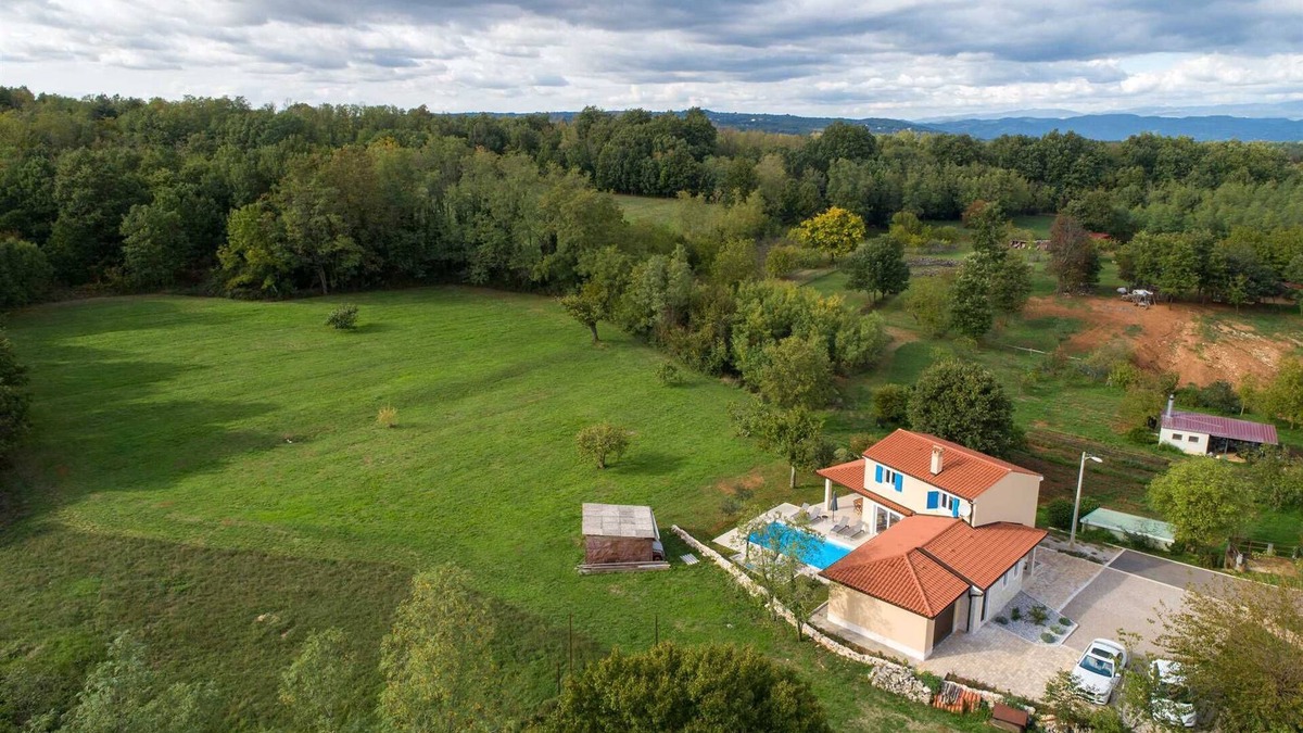 Zupanici Villa | Casa Piano in a calm village enveloped by nature