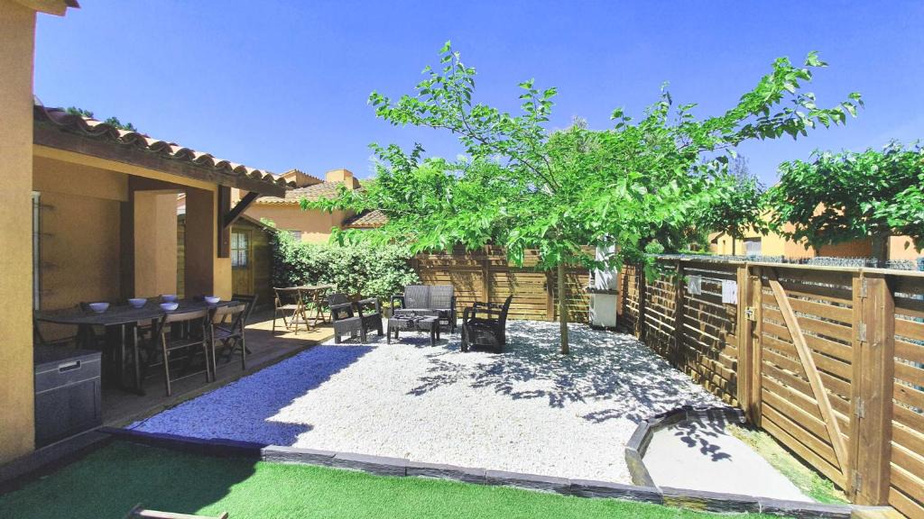 Mas Pinell House | Casa Pinell Mar 111