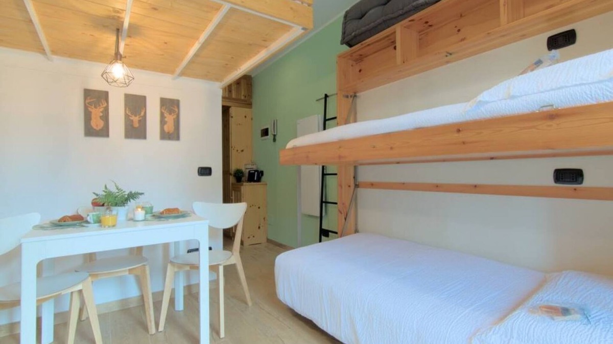 Aprica Apartment | Casa Pino - Loft with Magnolta Garden