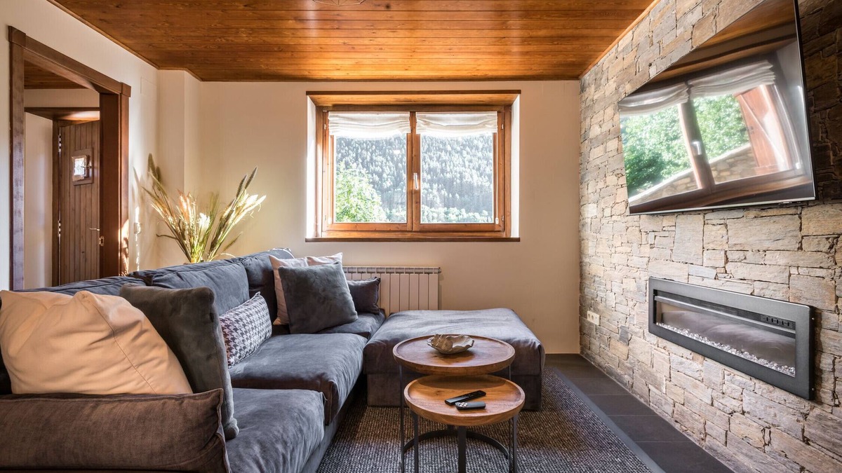 Pujo Ski Chalet | Casa Pujo by Totiaran, for 6 adults, in Salardu, 5 km from Baqueira