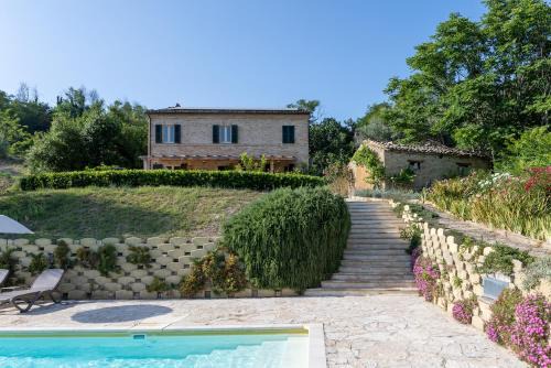 Monte Giberto House | Casa Raffaela, Charming villa with a nice pool