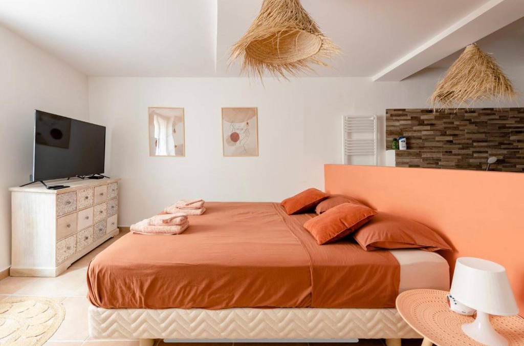 Montfort-sur-Argens Apartment | CASA RELAX Appart cocooning dans village provençal
