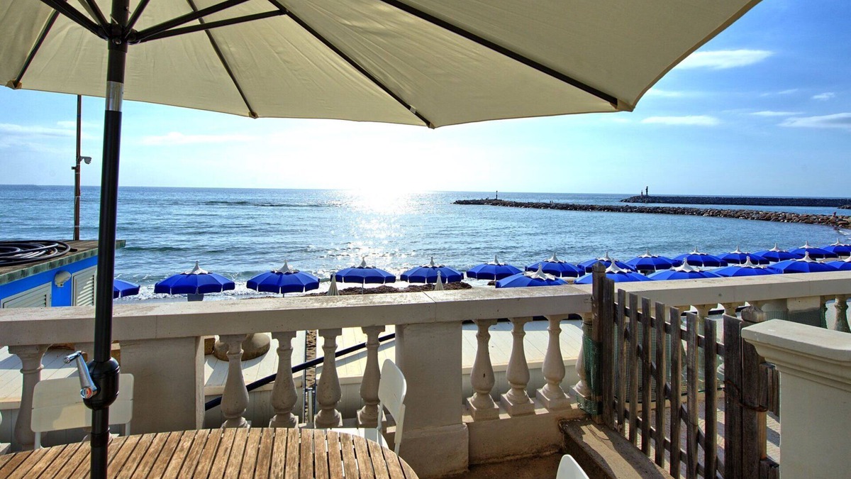 San Vincenzo Apartment | Casa Riva - Seafront apartment