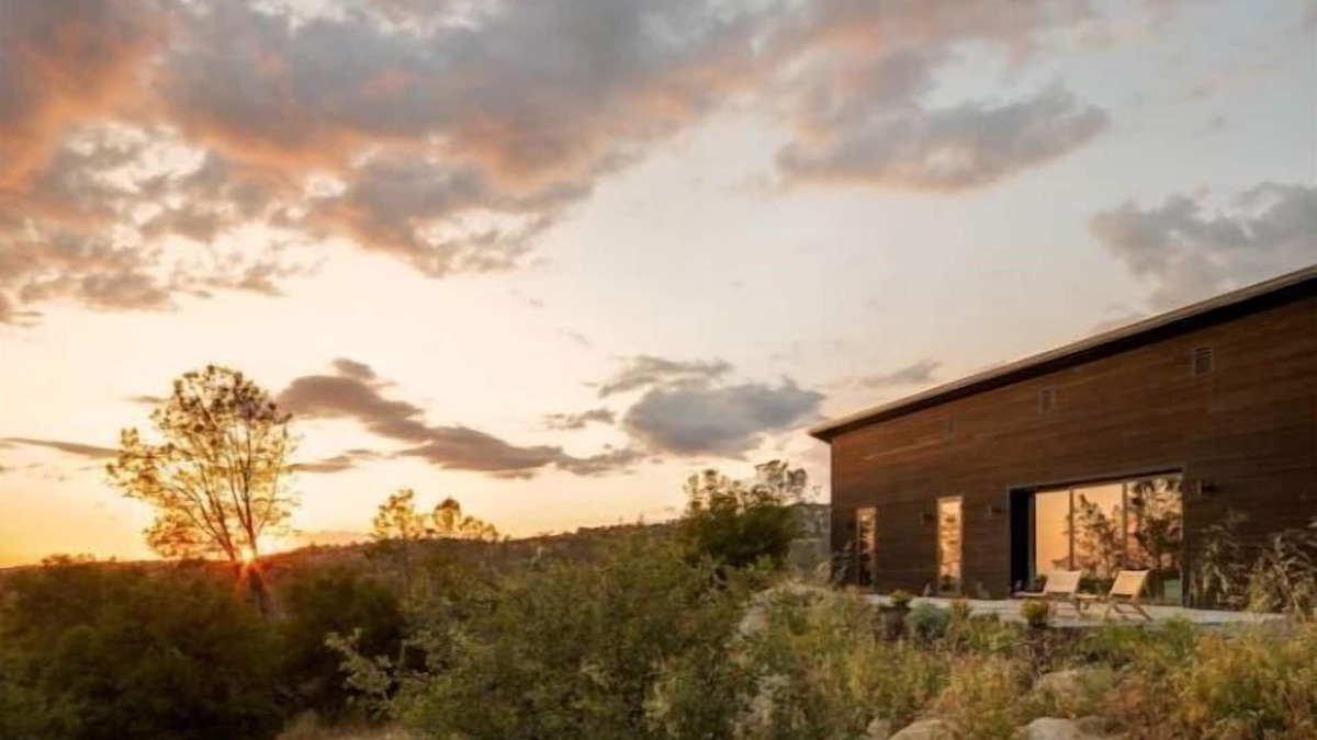 Yosemite Lakes Cabin | Casa Roca: Modern Cabin in 17 Acres Near Yosemite