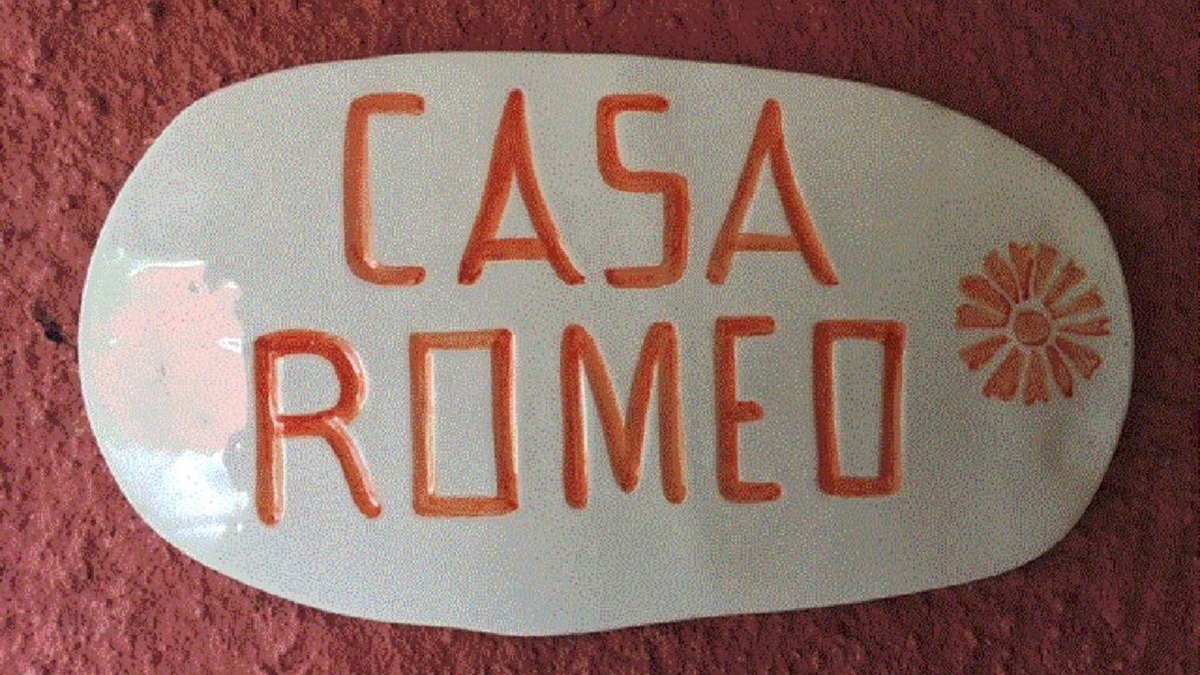 Carcacia Cottage | CASA ROMEO housing in typical Galician architecture