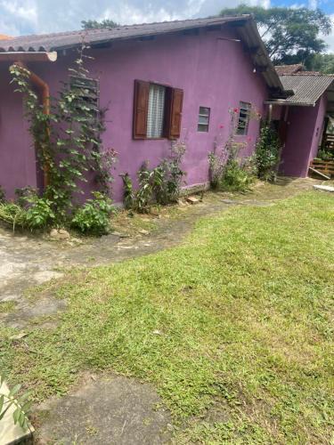 Campo Alegre Bed & Breakfast | Casa roxa