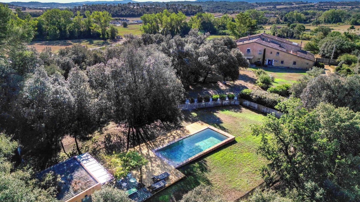 Monells House | Casa Rural con Encanto Para Retiros, Cicloturismo y Familias en Plena Naturaleza