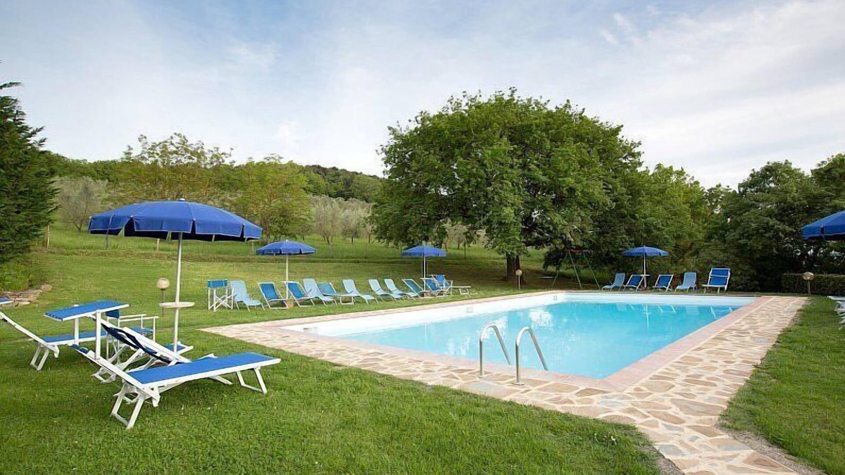 Castiglione d'Orcia House | Casa Salvia B: A cozy and welcoming apartment in the characteristic style of the Tuscan countryside, with Free WI-FI.
