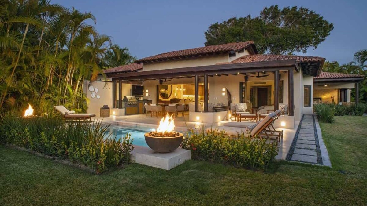 Emiliano Zapata House | Casa Santuario - Newly Remodeled Villa with Staff