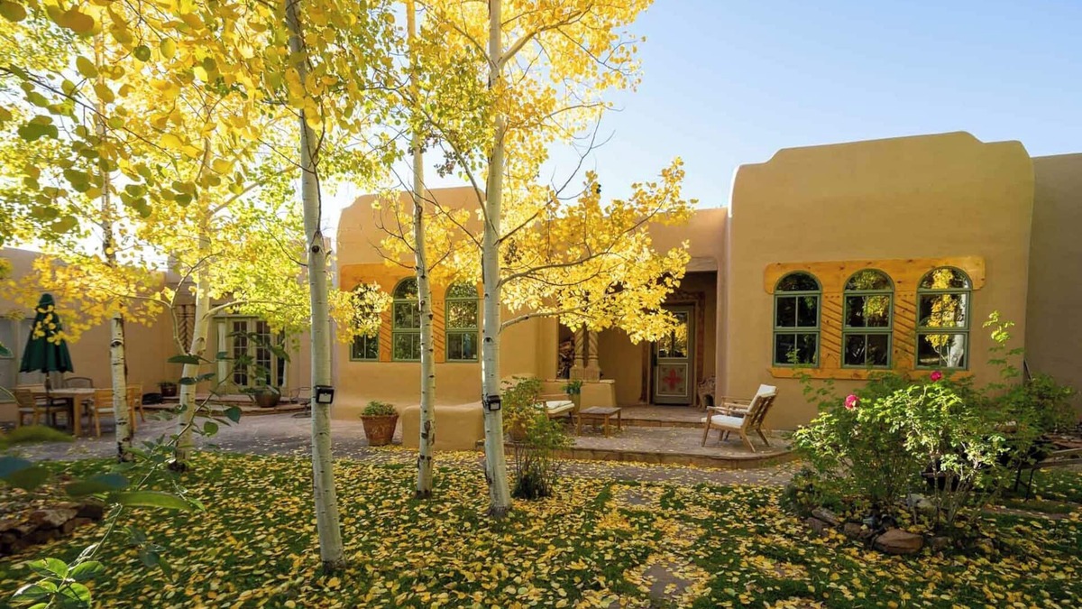 Arroyo Seco House | Casa Sara Adobe Home in Taos New Mexico, sleeps 12