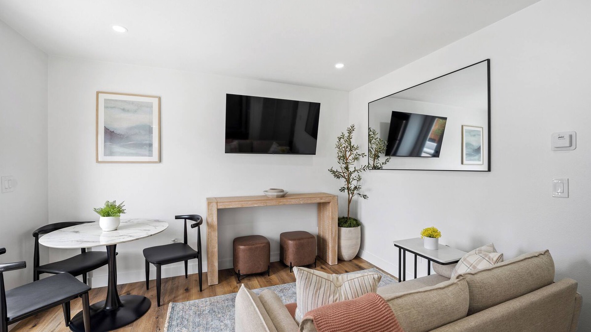 Oxnard House | Casa Serene w/private patio; pet-friendly. 9-min drive to beach.