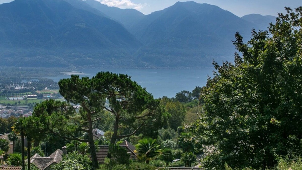 Tenero-Contra Apartment | Casa Soleil Apartment Rosa Rossa with magnificent lake view, with dog welcome