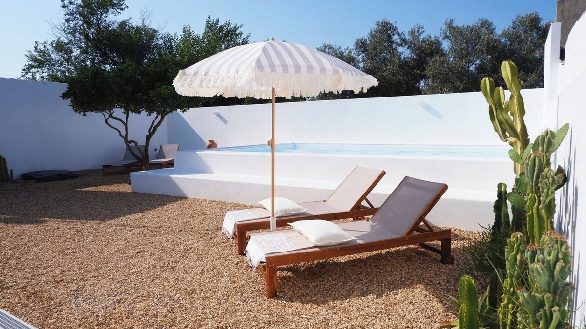 Bairro da Liberdade House | Casa Suão Retreat with Pool in the Heart of Grândola