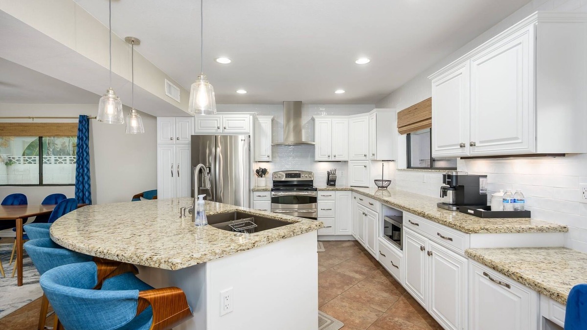 North Mountain House | Casa Sunset 4 Bedroom Home by RedAwning