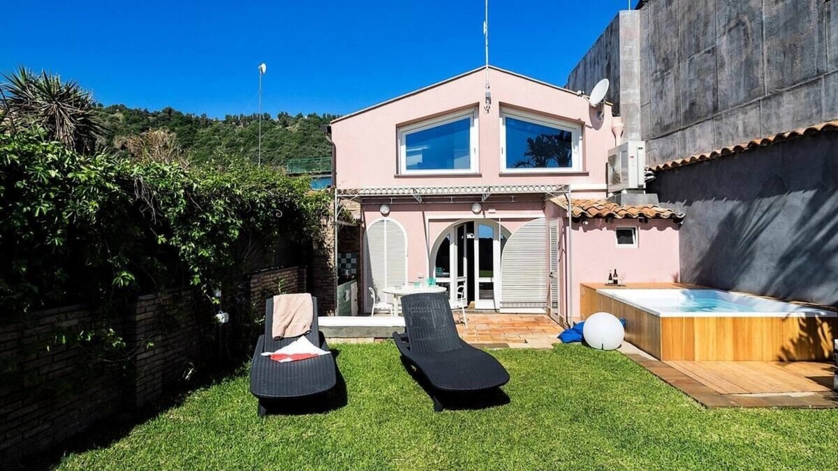 Santa Tecla Villa | Casa Tegola - Seafront villa with jacuzzi