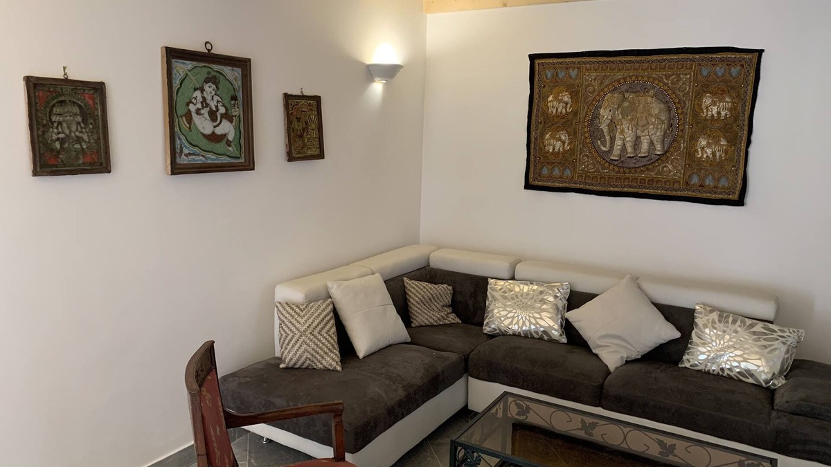 La Chapelle-de-Guinchay House | Casa Traian