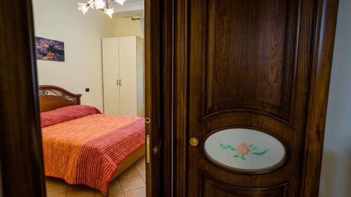 Piazza-Tralia-Pendolo House | Casa Vacanze Annamaria