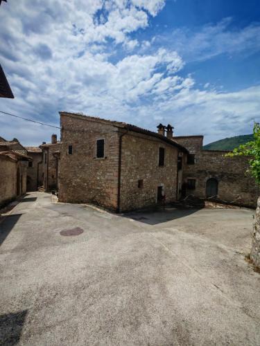 Vallo di Nera House | casa vacanze campagna in compagnia