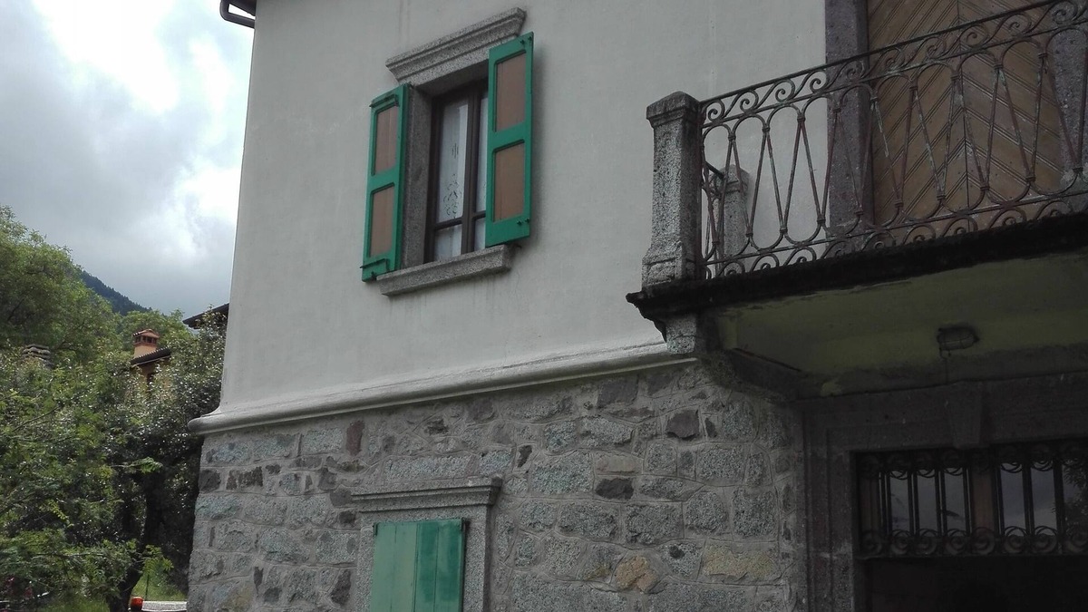 Pisogne House | Casa Vacanze CASTANOCE, suitable for small groups, pets allowed