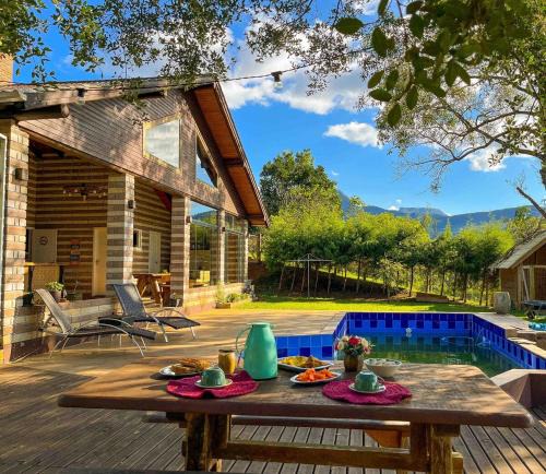 Praia Grande Ski Chalet | Casa Vale das Laranjeiras