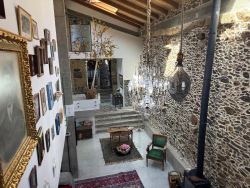 A Merca House | Casa Vella do Nanín