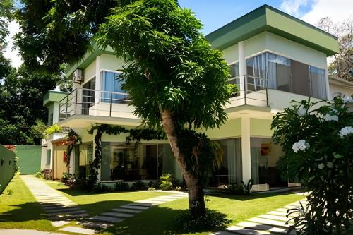 Arraial d'Ajuda House | Casa Verde - Cinco suítes, cond. piscina,1.3km do centro