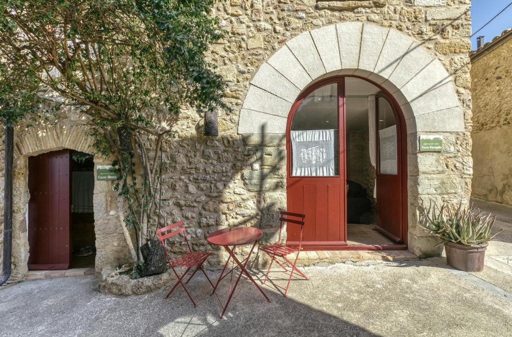 Orriols House | Casa Vermella