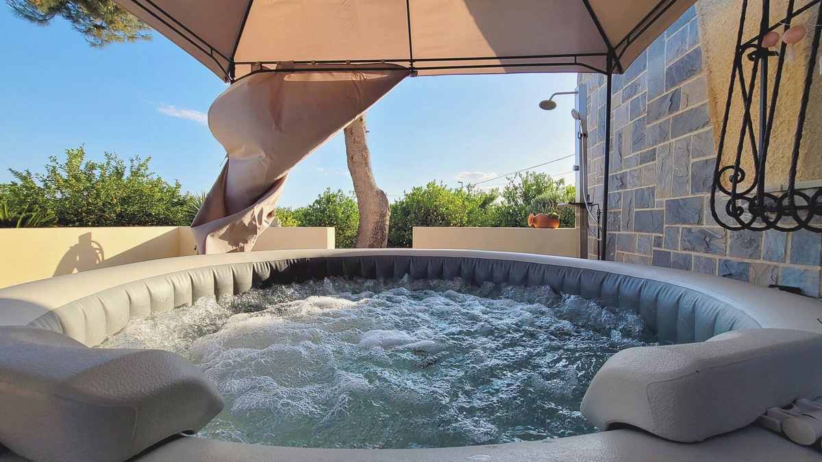 Llano de Brujas Cottage | Casa Verna tú Escapada Ideal en Familia o Grupo; Actividades, Jacuzzi y Barbacoa