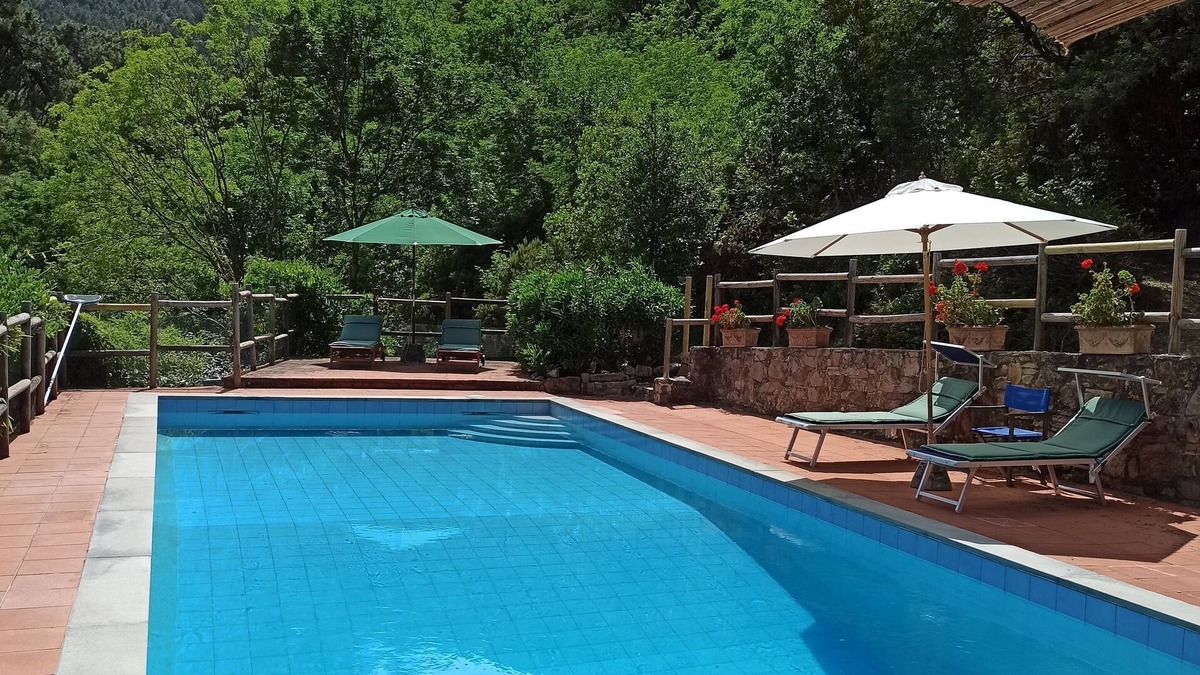 Vorno Villa | Casa/villa con piscina privata con acqua salata wifi A/C 7 Km da Lucca