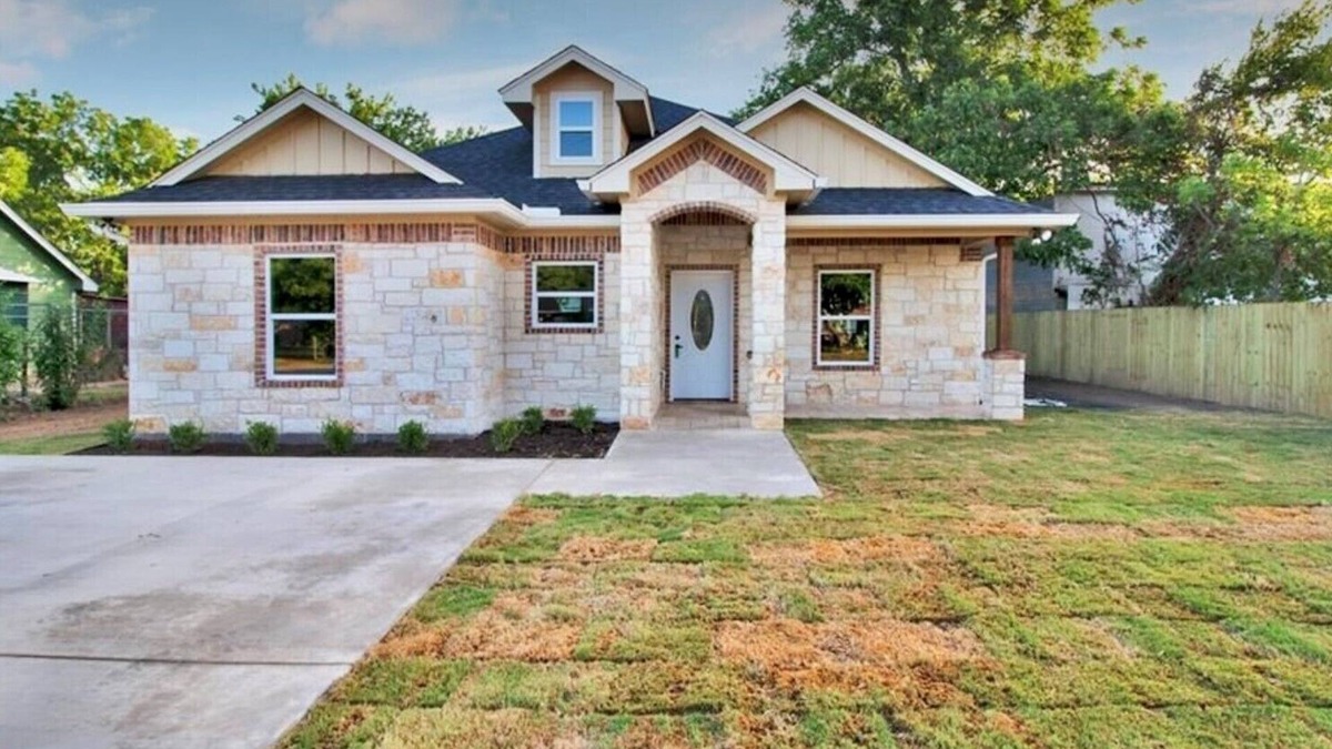 Bellmead House | Casa Villa de Mando! Minutes away from Silos & BU