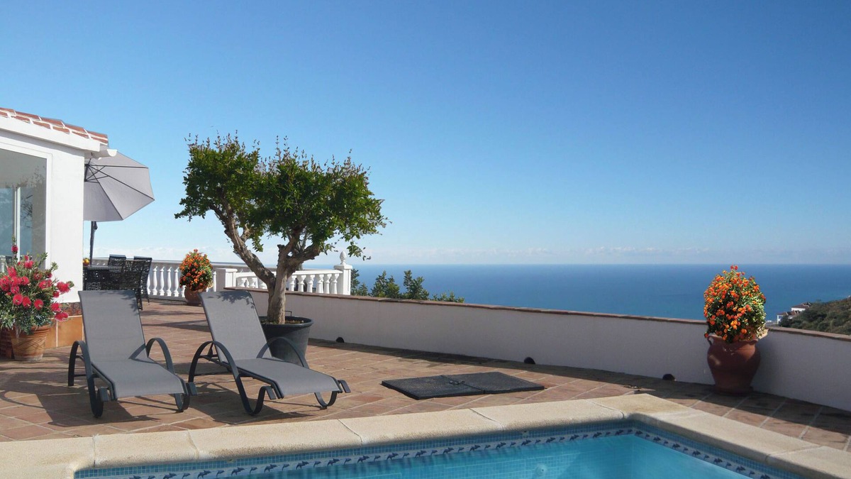 Sayalonga Villa | Casa Vista al Mar with breathtaking views of the Mediterranean and mountains