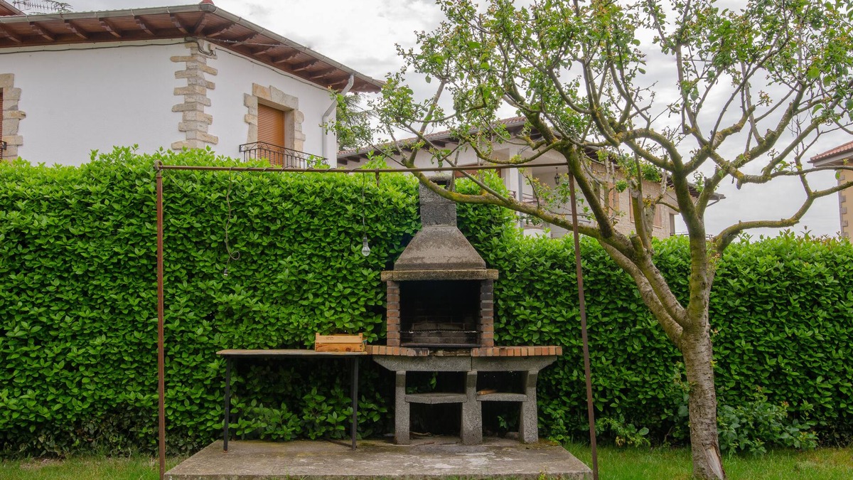 Ibero Cottage | Casa Zubiri-Anocibar I y II for 12 people
