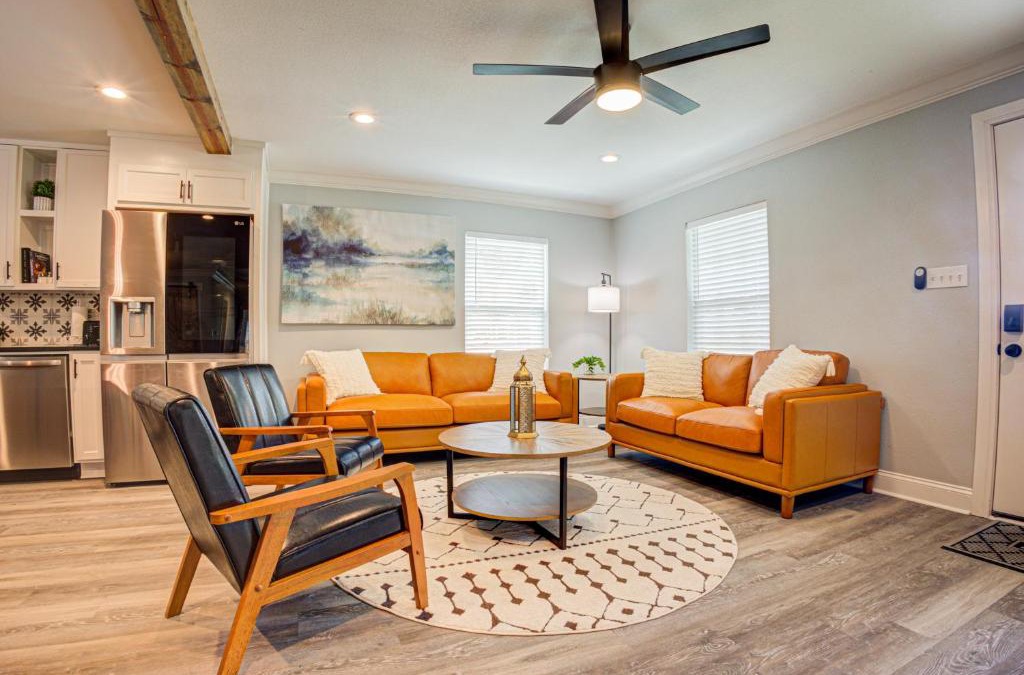 Waco Villa | Casablanca Waco 5 mins from Baylor and Magnolia with Hot Tub,Firepit, Pet Friendly