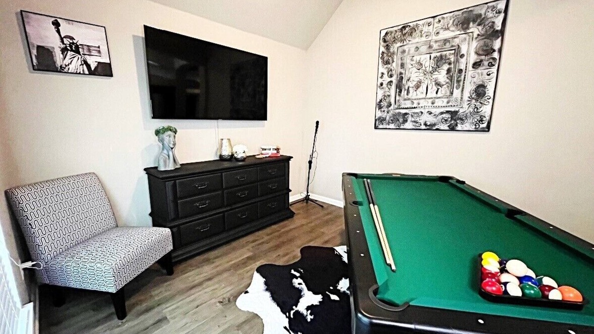 College Station House | Casablanca your modern home away from home.