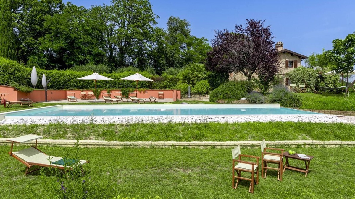 Monteciccardo Villa | Casale Belvedere 8&1 by Marche Holiday Villas