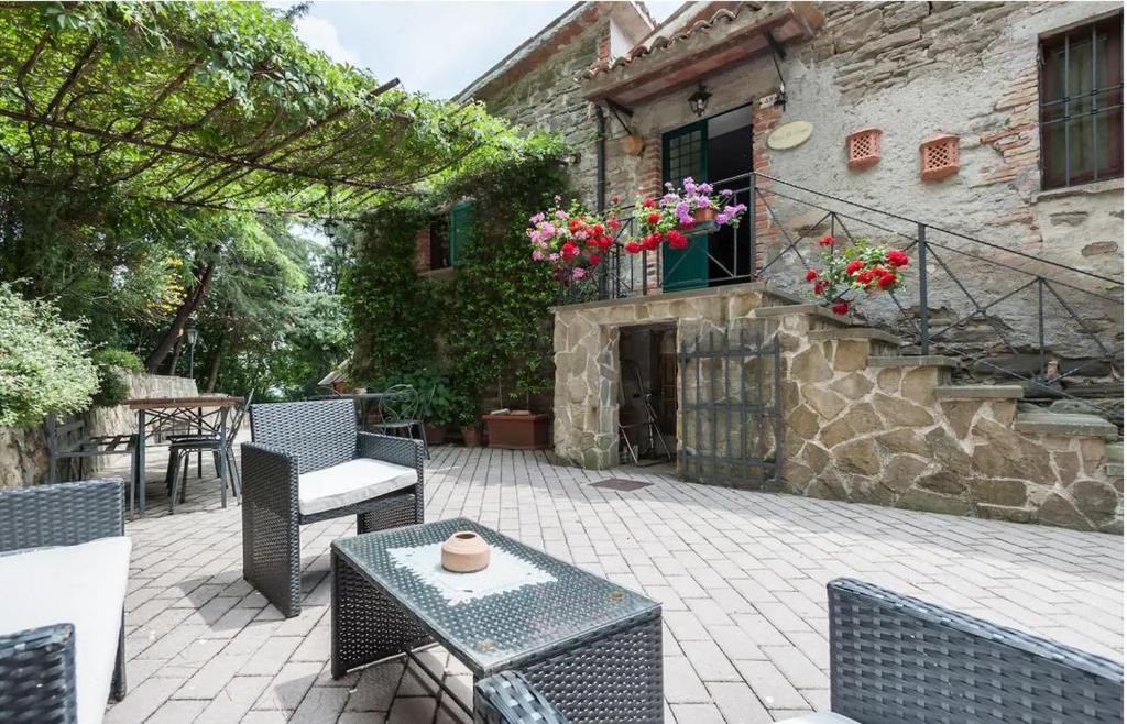Gubbio Apartment | Casale Gli Angeli-Charming Villa with Garden and Parking!
