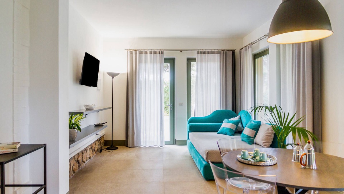 Saline Sadun Apartment | Casale Lorenzo - Apartment 2 with Private Terrace, Shared Garden and Air Conditioning