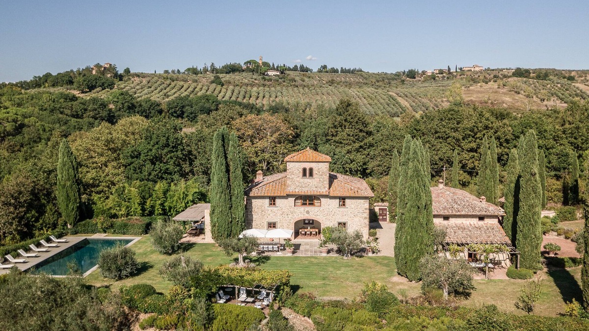 San Casciano in Val di Pesa Villa | Casale Tagliafune,a XV century's Country Villa near Florence with vineyards view