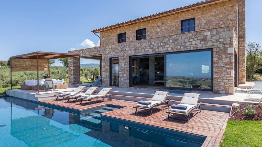 Loreto Villa | CASALE THE PLACE 6&2, Emma Villas